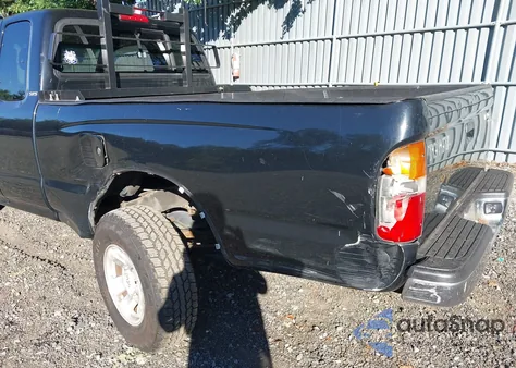 1999 Toyota Tacoma from USA, damaged, VIN 4TAWN72N5XZ528809